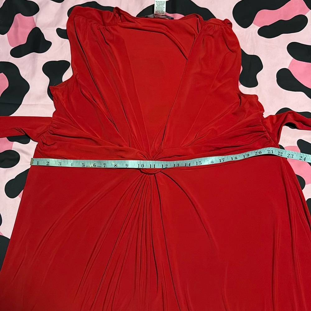 Red Dress - Picture 5 of 5